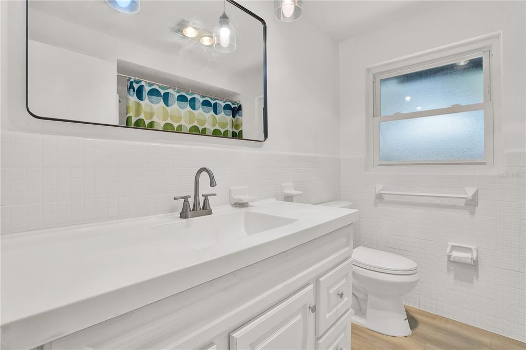 980 5th Avenue Northeast Largo, FL 33770 - Photo 12 of 22