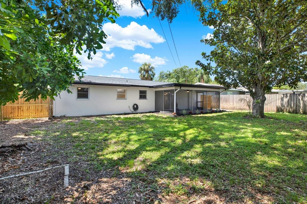 980 5th Avenue Northeast Largo, FL 33770 - Photo 18 of 22