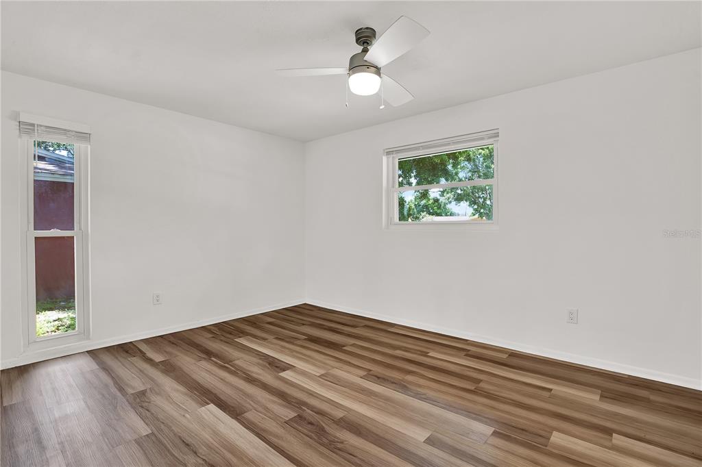 980 5th Avenue Northeast Largo, FL 33770 - Photo 10 of 22