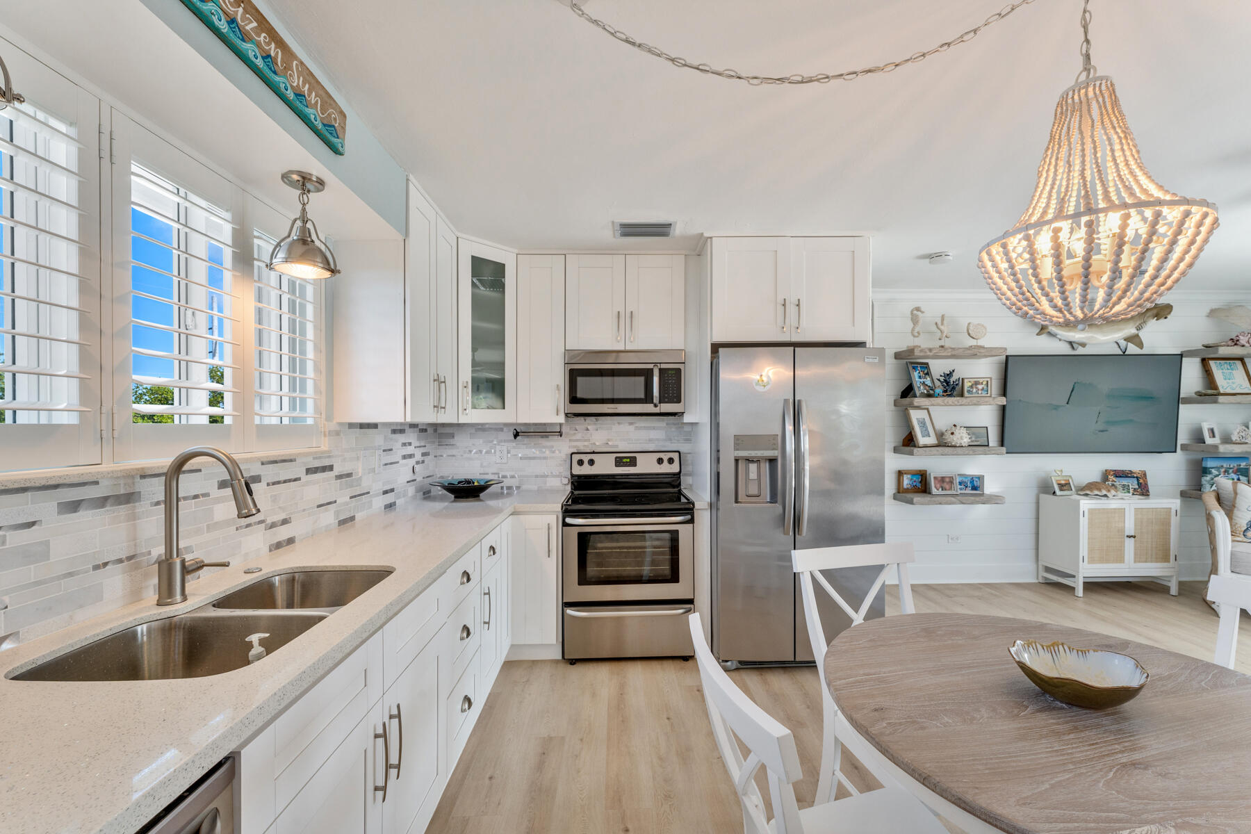 114 Sunset Drive Islamorada, FL 33036 - Photo 13 of 37 Upstairs kitchen