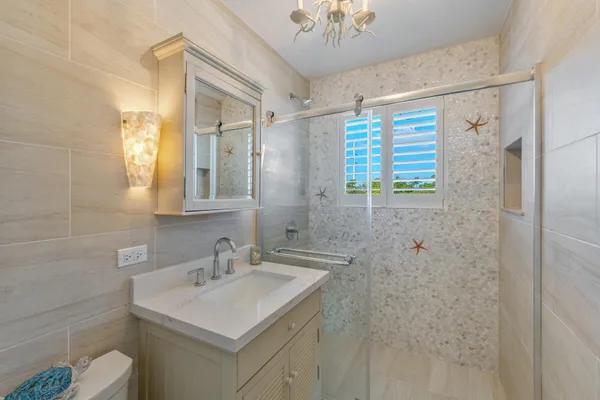 $3,100,000 | 114 Sunset Drive, Islamorada, FL 33036
