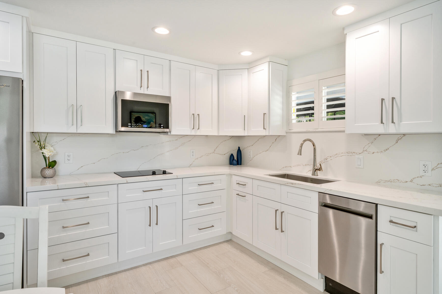 114 Sunset Drive Islamorada, FL 33036 - Photo 19 of 37 Downstairs kitchenette