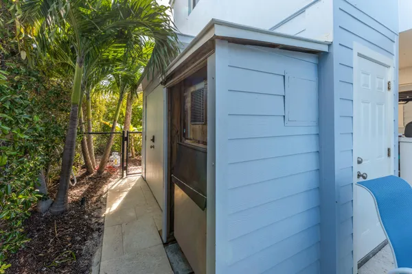 $3,100,000 | 114 Sunset Drive, Islamorada, FL 33036