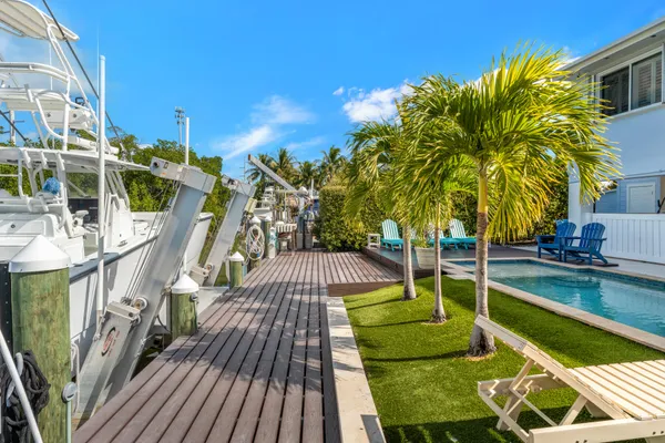$3,100,000 | 114 Sunset Drive, Islamorada, FL 33036