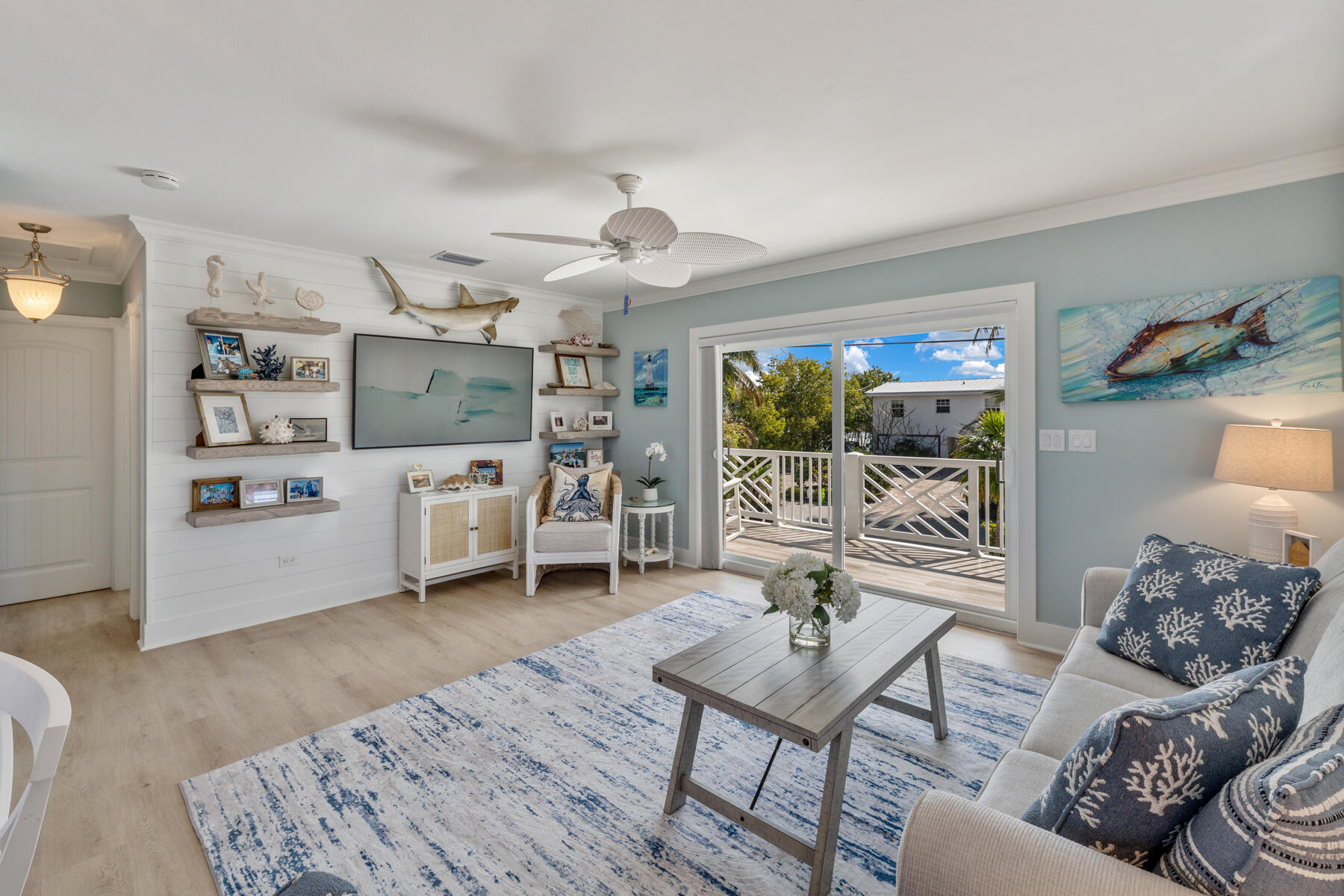 114 Sunset Drive Islamorada, FL 33036 - Photo 6 of 37 Upstairs living room