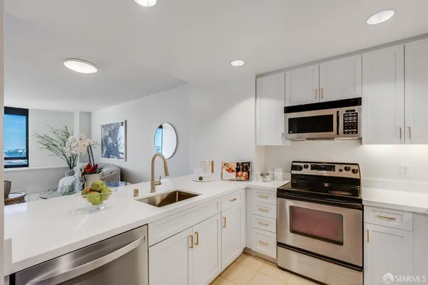 $4,995 | 260 King Street, Unit 1307, San Francisco, CA 94107