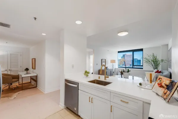 $4,995 | 260 King Street, Unit 1307, San Francisco, CA 94107