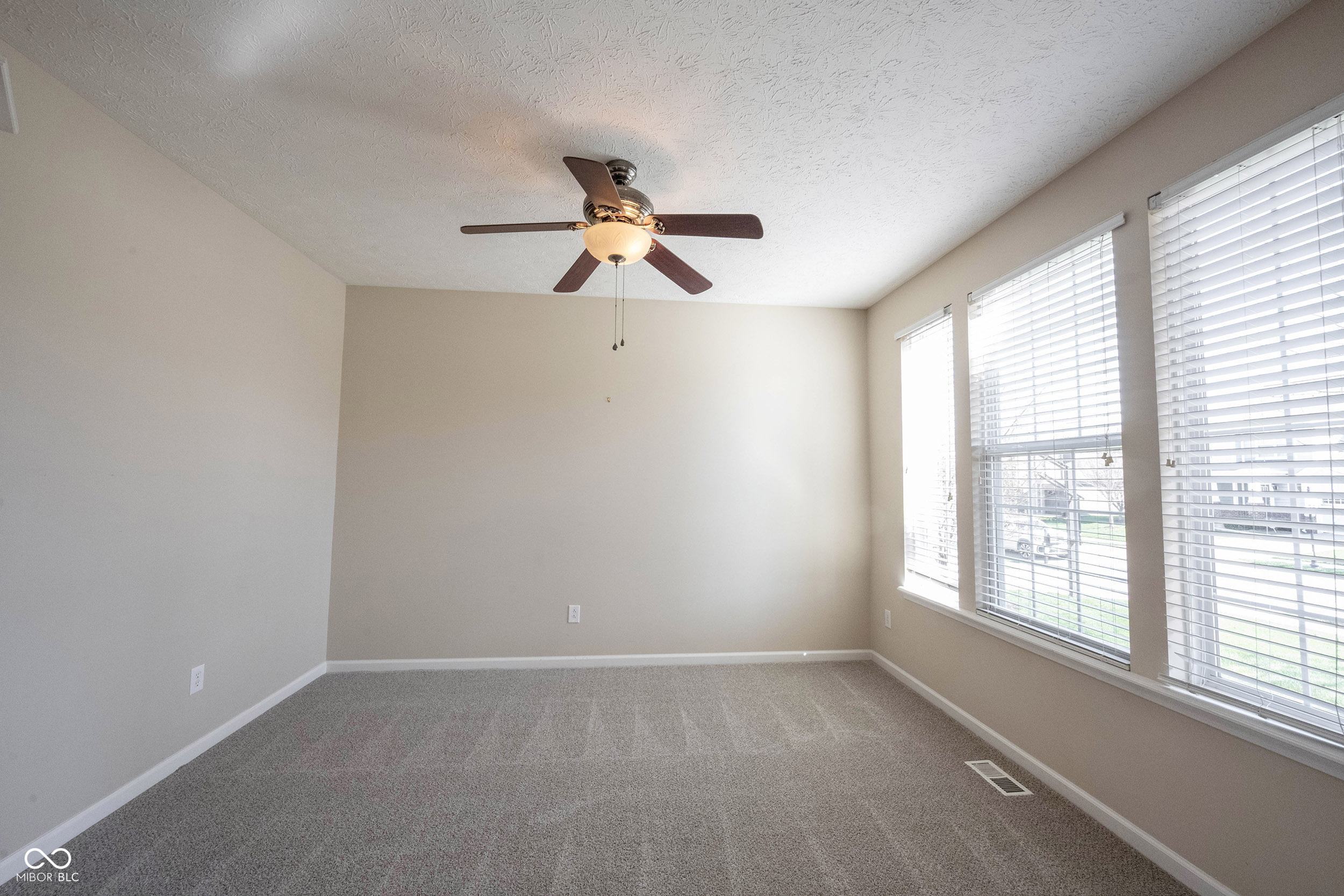 13086 Avon Cross Way Fishers, IN 46037 - Photo 5 of 71