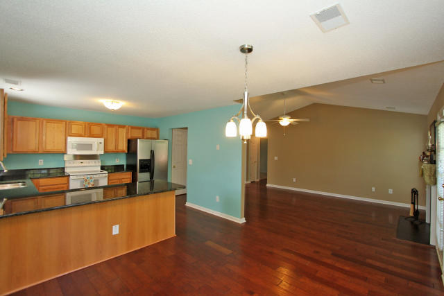 1082 Farmington Road Charleston, SC 29412 - Photo 13 of 31 Kitchen Dining Room