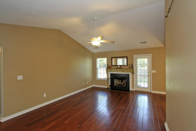 1082 Farmington Road Charleston, SC 29412 - Photo 7 of 31 Living Room 1