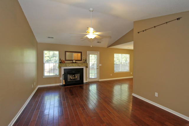 1082 Farmington Road Charleston, SC 29412 - Photo 8 of 31 Living Room 2