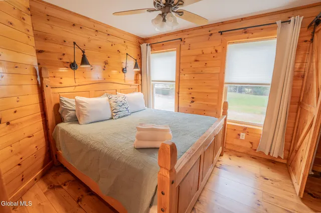 $699,500 | 126 Lakeview Lane, Mayfield, NY 12117