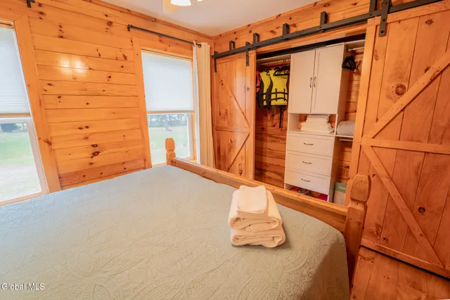 $699,500 | 126 Lakeview Lane, Mayfield, NY 12117