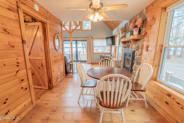 $699,500 | 126 Lakeview Lane, Mayfield, NY 12117