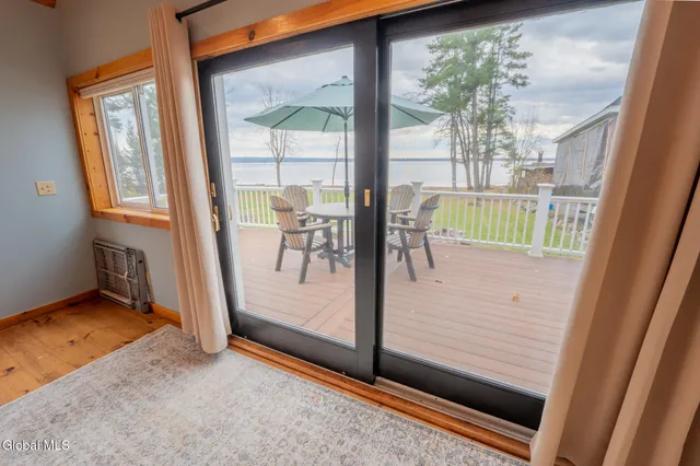 $699,500 | 126 Lakeview Lane, Mayfield, NY 12117