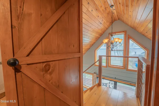 $699,500 | 126 Lakeview Lane, Mayfield, NY 12117