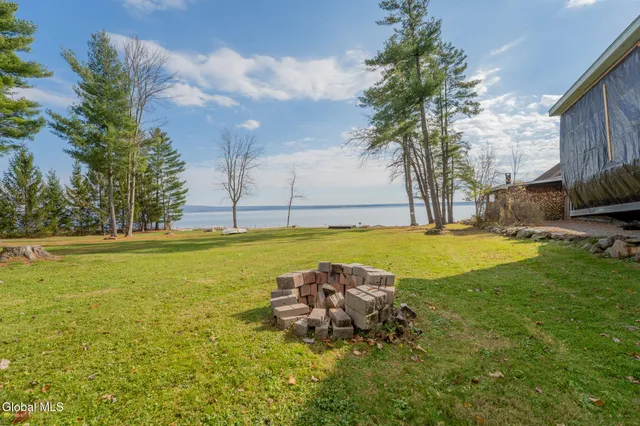 $699,500 | 126 Lakeview Lane, Mayfield, NY 12117