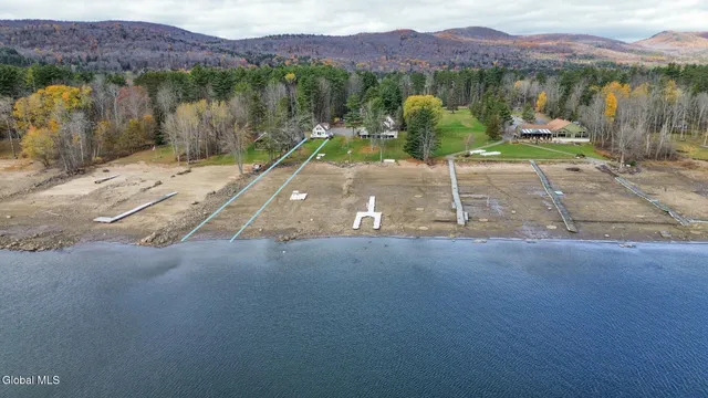 $699,500 | 126 Lakeview Lane, Mayfield, NY 12117