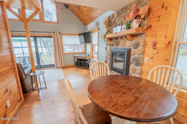 $699,500 | 126 Lakeview Lane, Mayfield, NY 12117