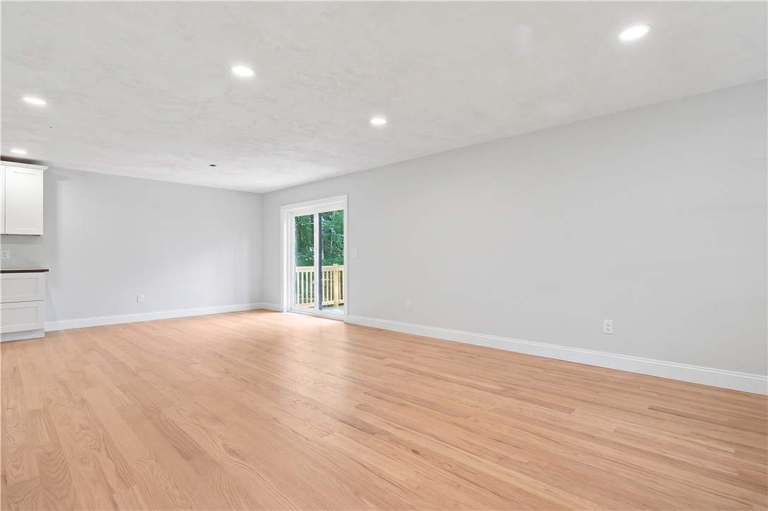 172 Pine Swamp Road Cumberland, RI 02864 - Photo 4 of 39 Gallery Image 4