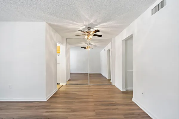 $1,125 | 711 Holiday Drive, Unit 33, Galveston, TX 77550