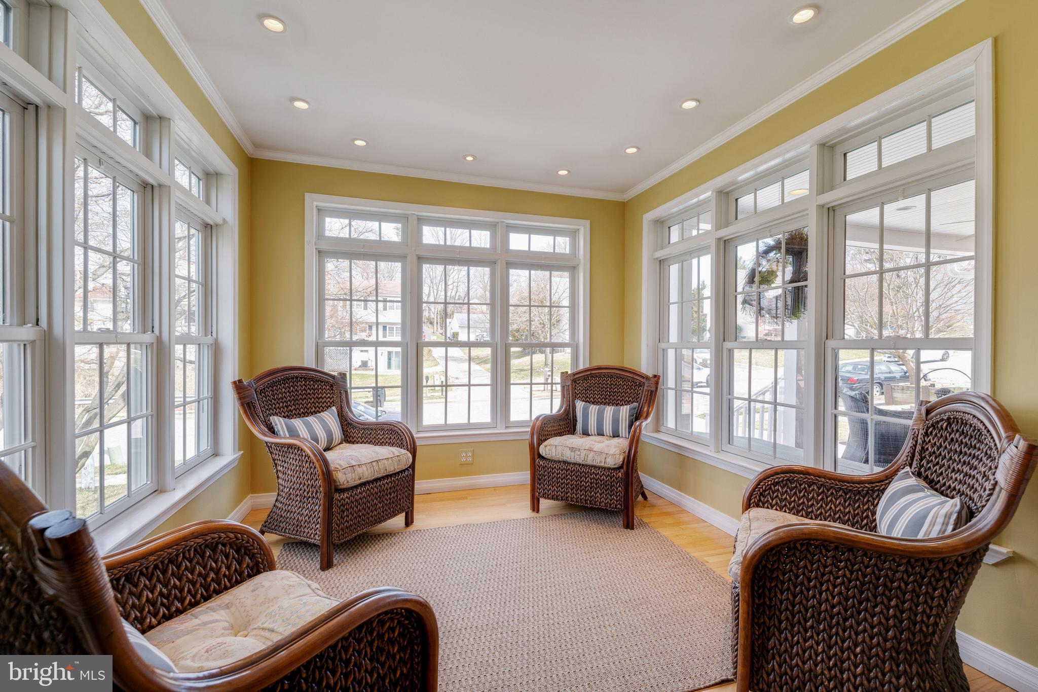 9304 Perglen Road Baltimore, MD 21236 - Photo 4 of 39