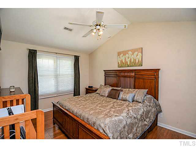 612 Thistlegate Trail Raleigh, NC 27610 - Photo 14 of 24 Gallery Image 14