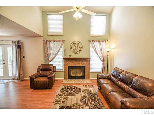 612 Thistlegate Trail Raleigh, NC 27610 - Photo 4 of 24 Gallery Image 4
