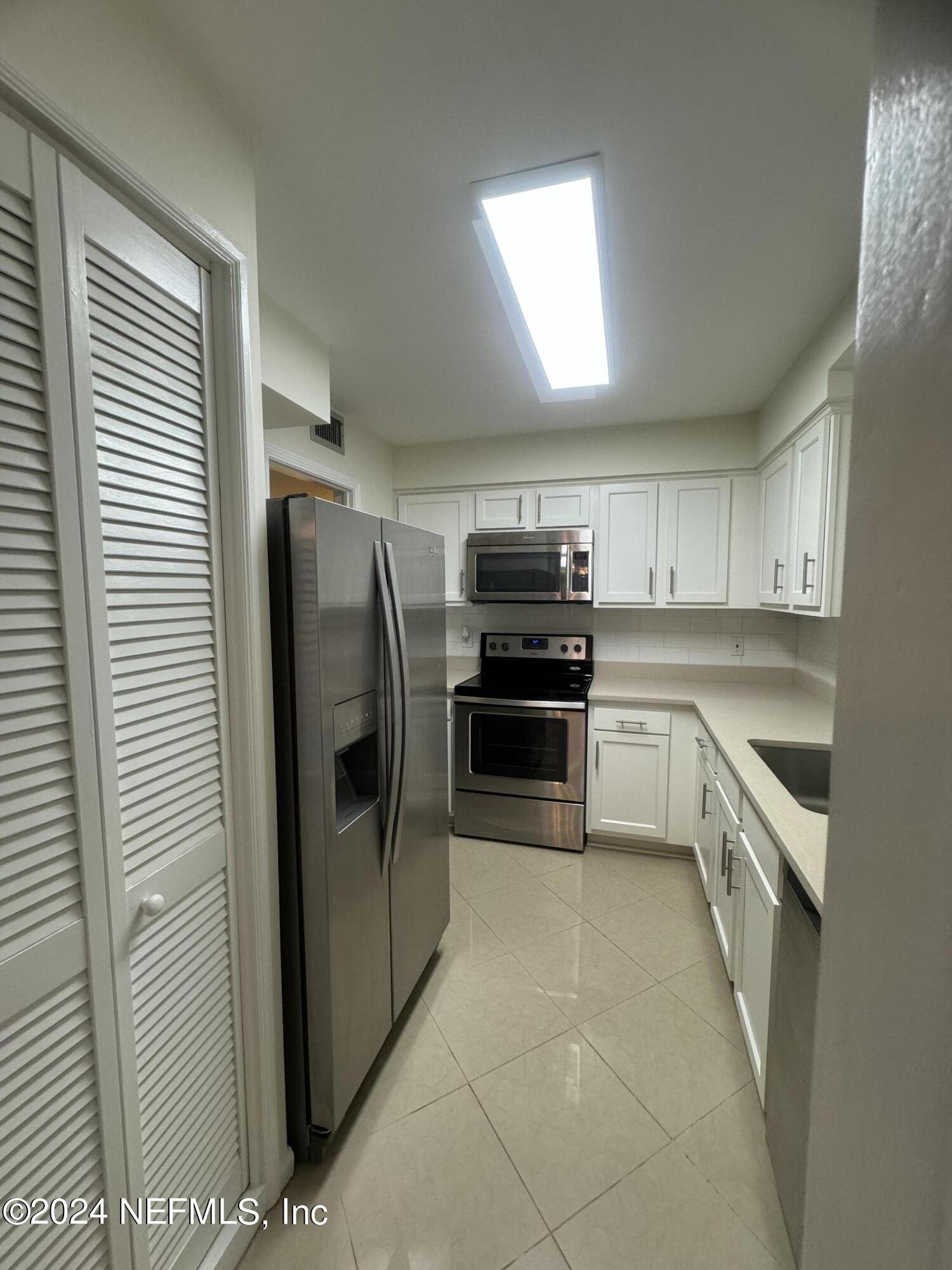 1540 El Prado Road, Unit 2 Jacksonville, FL 32216 - Photo 5 of 29 IMG_1421
