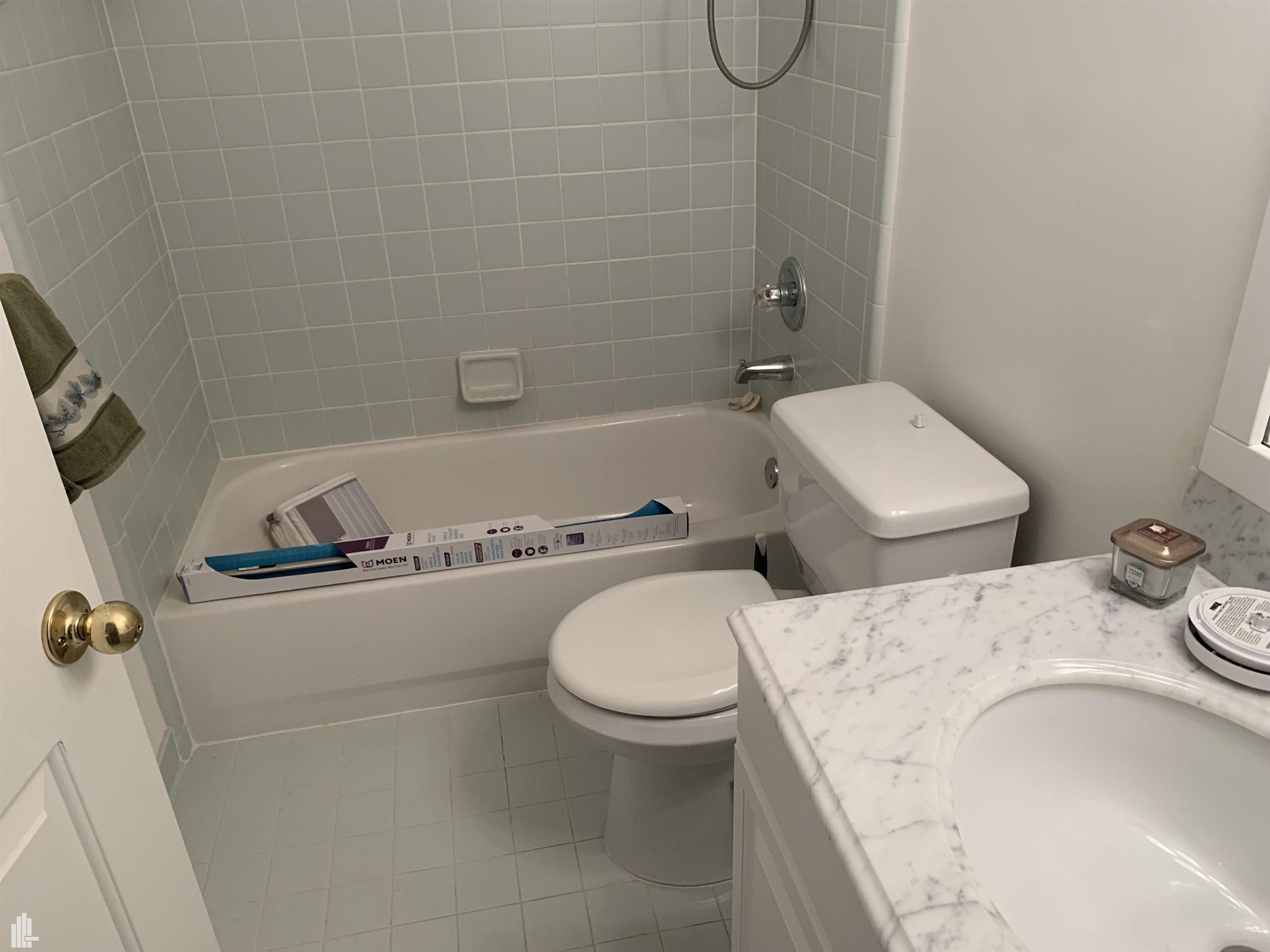 16740 Country Ridge Court Macomb, MI 48044 - Photo 17 of 30 50149282-5108d080-378d-4982-b796-335f6f5f23c4.JPG
