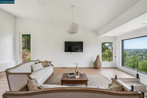 $3,988,000 | 205 Crestview Drive, Orinda, CA 94563