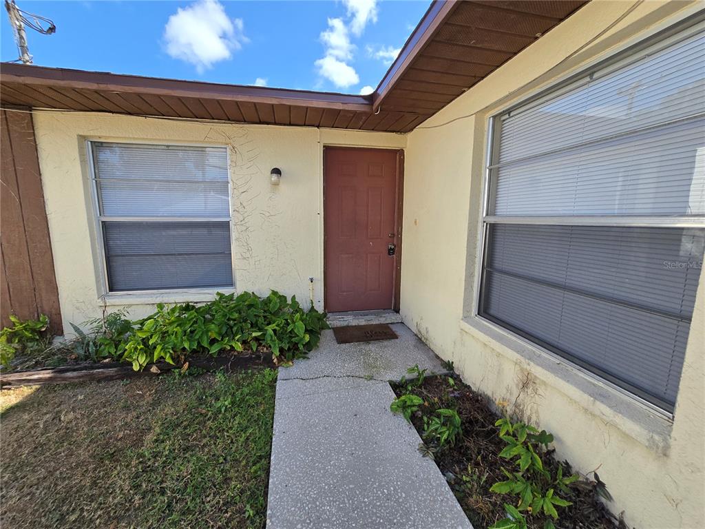 4634 Dail Road Lakeland, FL 33813 - Photo 2 of 10 a front view of house