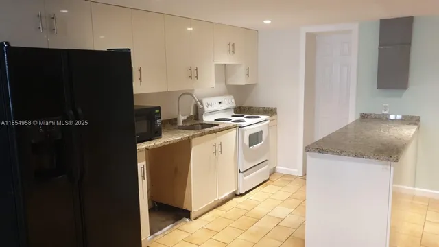 $1,500 | 13210 Northeast 3rd Avenue, Unit R, North Miami, FL 33161