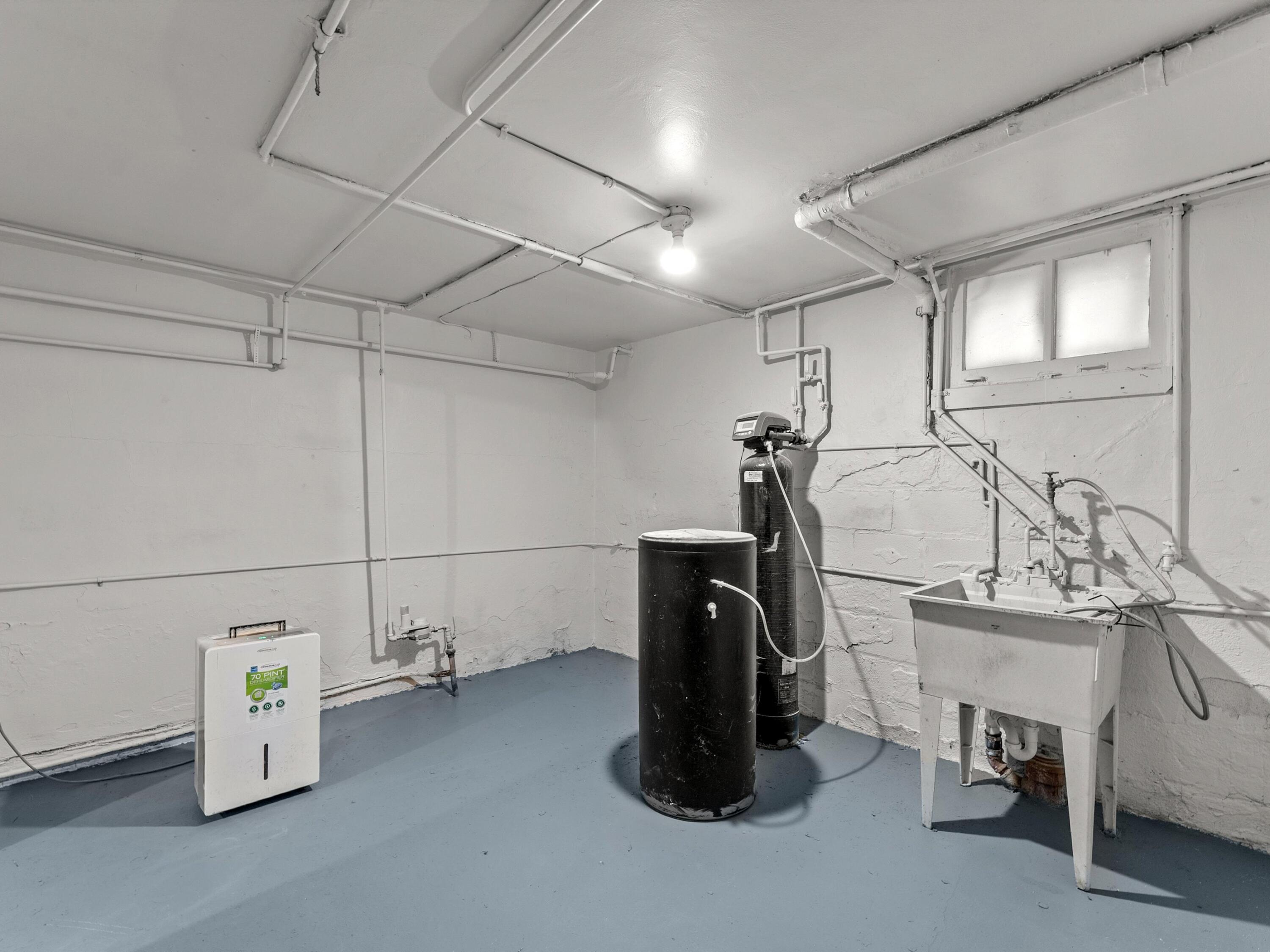 113 South 7th Avenue West Bend, WI 53095 - Photo 25 of 30 21-021_2660334_01644