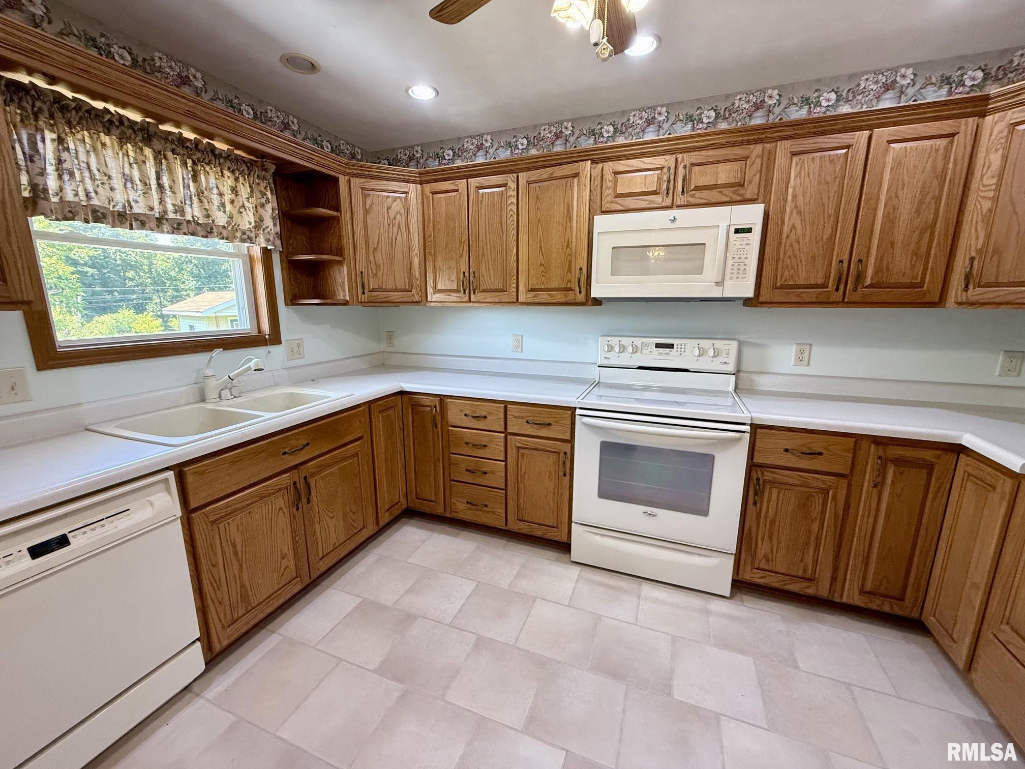 24822 Brookwood Hills Road Athens, IL 62613 - Photo 12 of 58