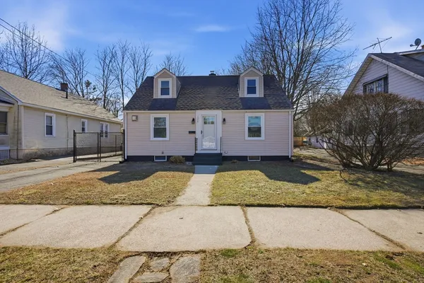$319,900 | 126 Windemere Street, Springfield, MA 01104