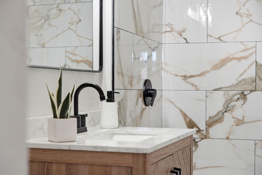 126 Windemere Street Springfield, MA 01104 - Photo 15 of 23