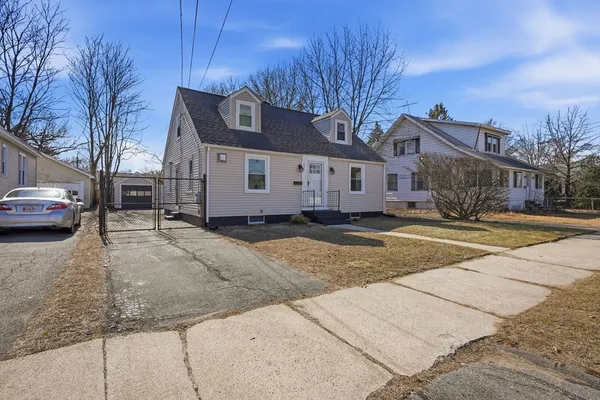 $319,900 | 126 Windemere Street, Springfield, MA 01104