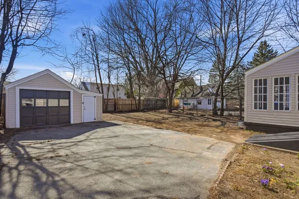 $319,900 | 126 Windemere Street, Springfield, MA 01104