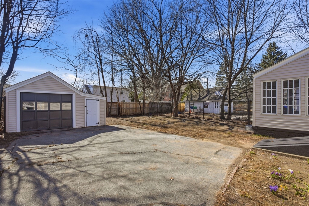 126 Windemere Street Springfield, MA 01104 - Photo 21 of 23