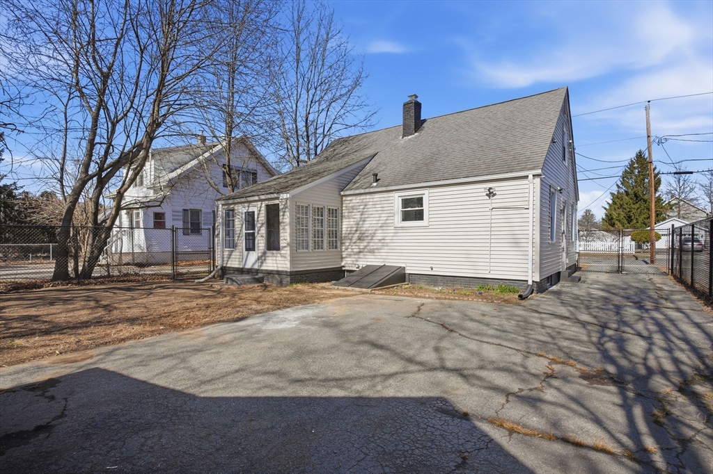 126 Windemere Street Springfield, MA 01104 - Photo 22 of 23