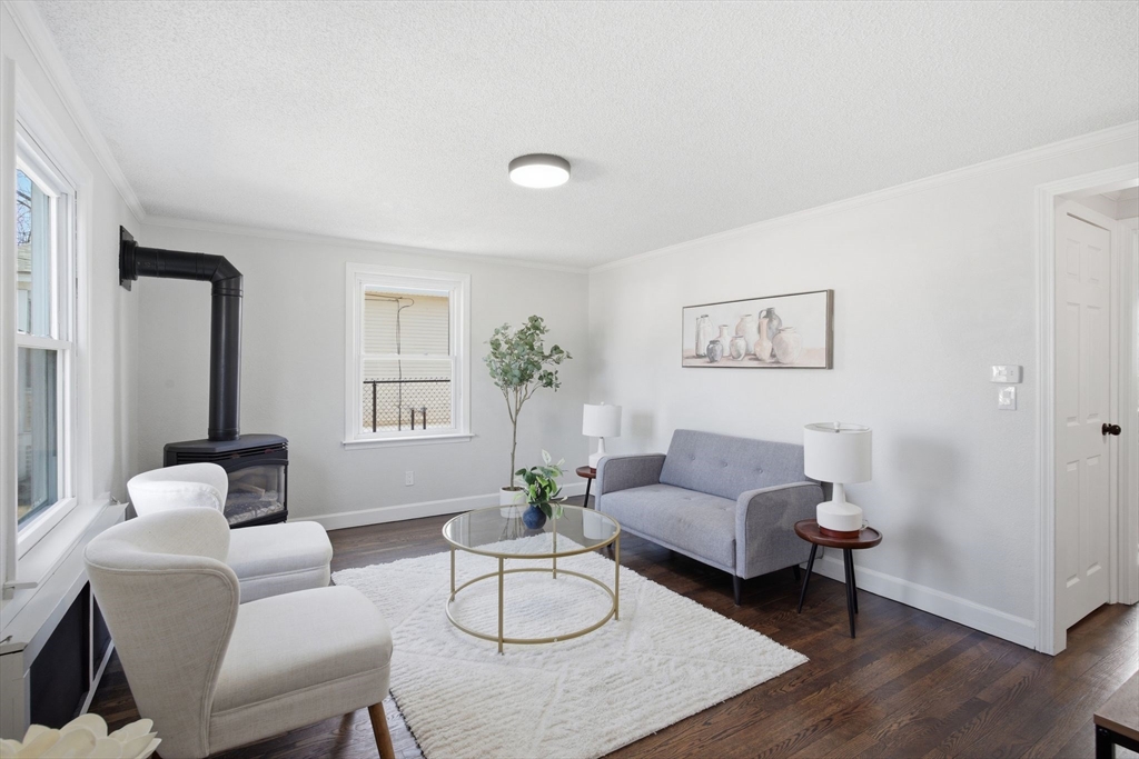 126 Windemere Street Springfield, MA 01104 - Photo 4 of 23