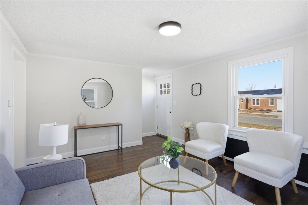 126 Windemere Street Springfield, MA 01104 - Photo 5 of 23