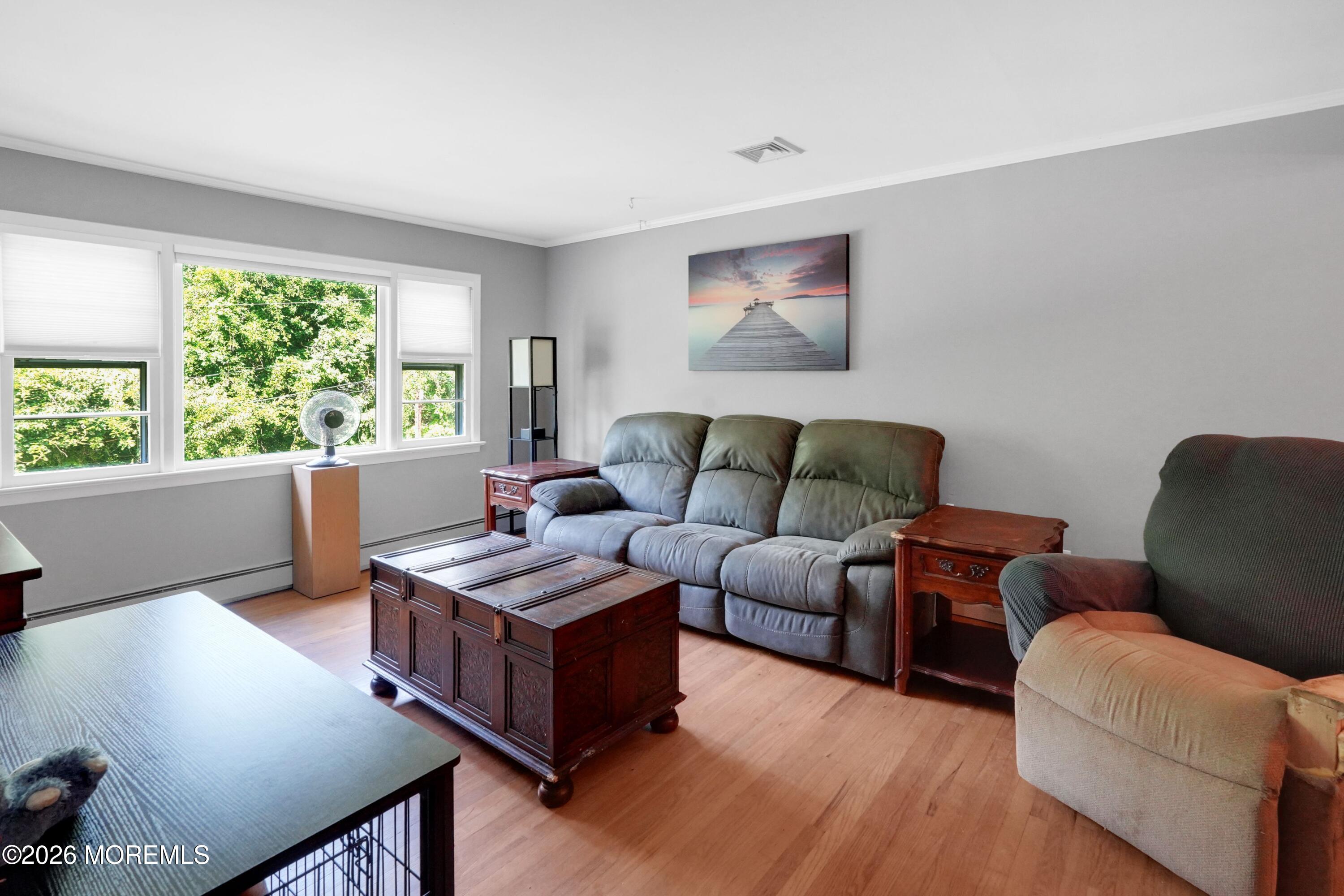 118 Ivins Road Neptune Township, NJ 07753 - Photo 3 of 31 _Alka0uA