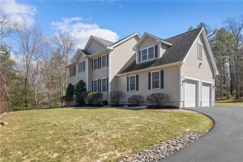 $800,000 | 142 Bates Trail, West Greenwich, RI 02817