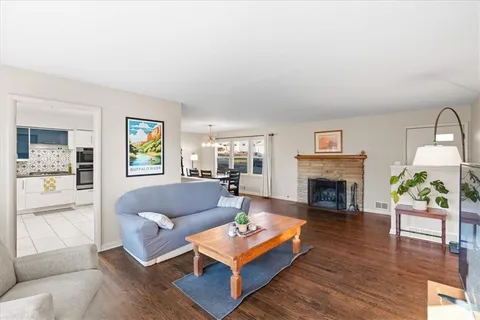 $299,000 | 611 East 90th Street, Kansas City, MO 64131