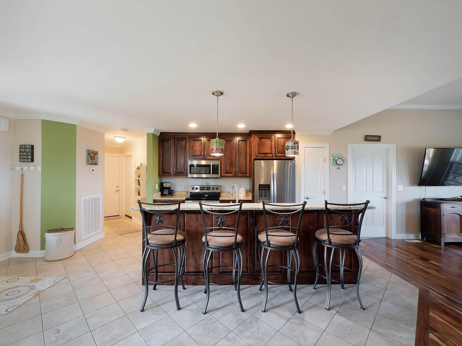 292 South Deer Run Road Trenton, GA 30752 - Photo 11 of 36 Bar Stool Area
