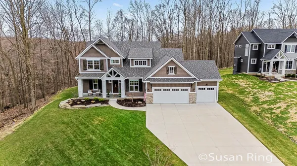 $874,900 | 7290 Crossridge Drive Southeast, Grand Rapids, MI 49512