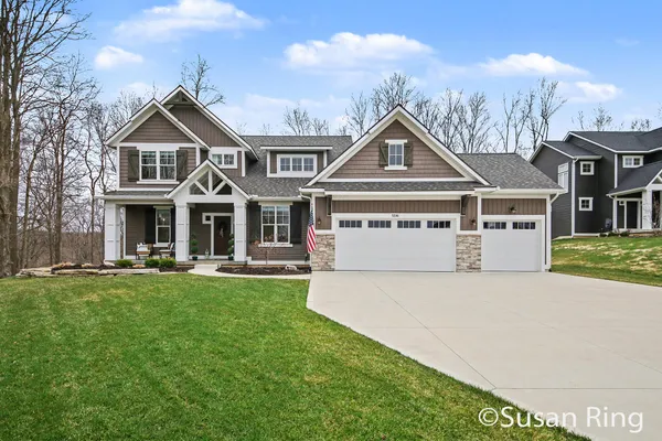 $874,900 | 7290 Crossridge Drive Southeast, Grand Rapids, MI 49512