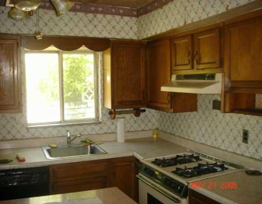 963 McNeilly Road Mt. Lebanon, PA 15226 - Photo 5 of 8 Kitchen.